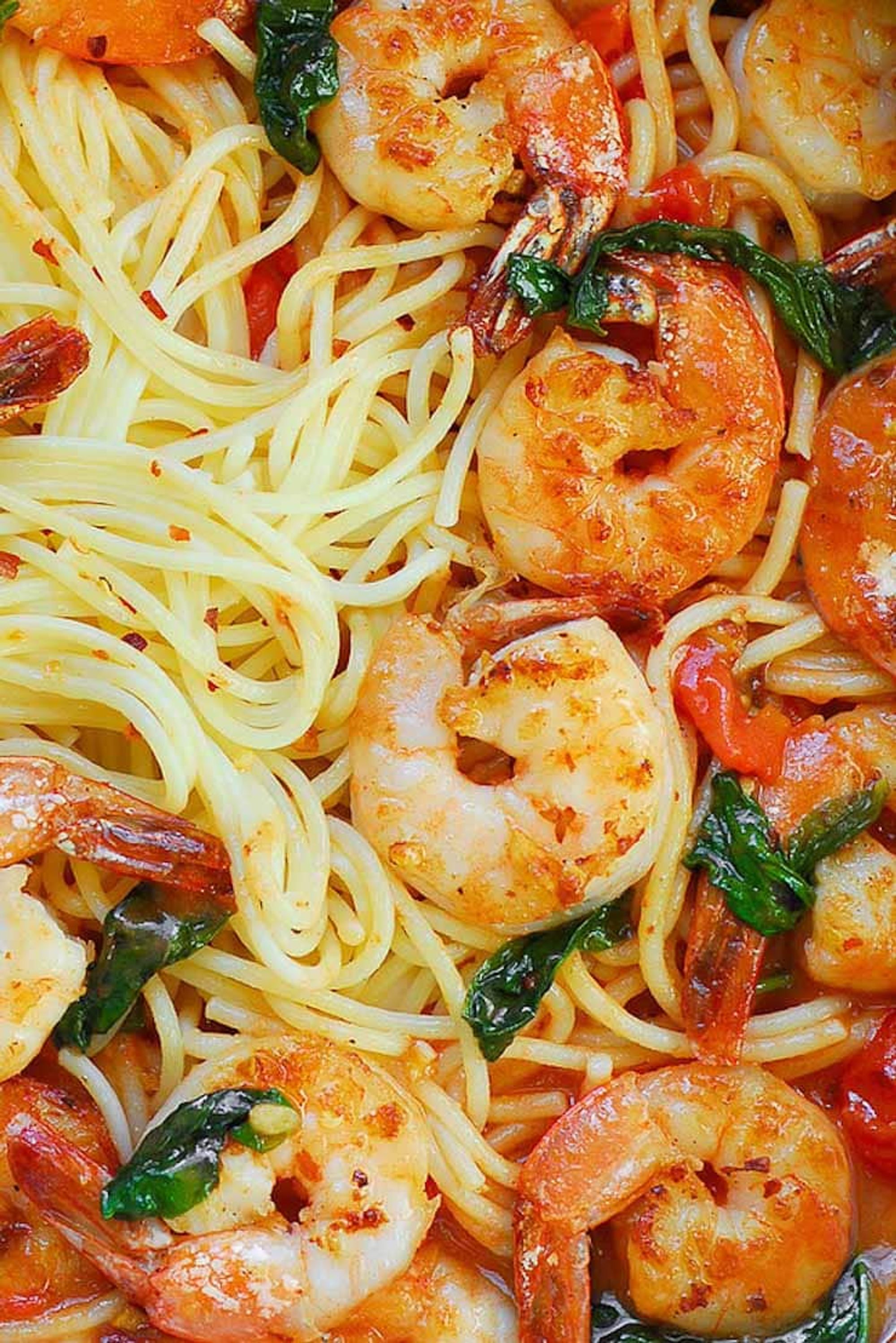 Garlic Shrimp Pasta in Red Wine Tomato Sauce - What's In The Pan? - My